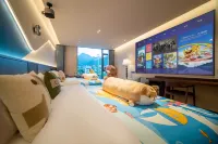 Libo Xiaoqikong Manga Rhythm: Thirteen Months Meeting in the Courtyard