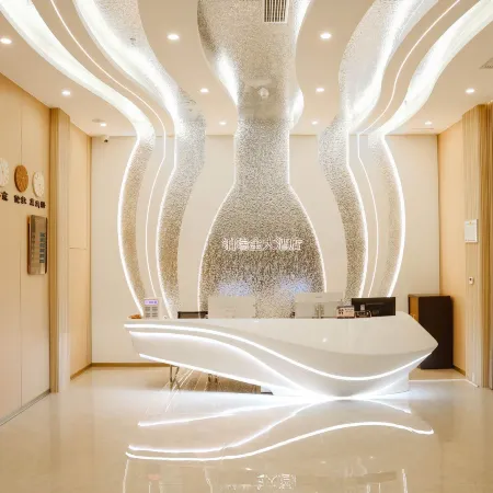 Zhaoqing Boruijin Grand Hotel