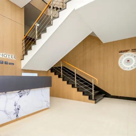 JUNYI Hotel (Ningbo Keyun Zhongxin Metro Station)
