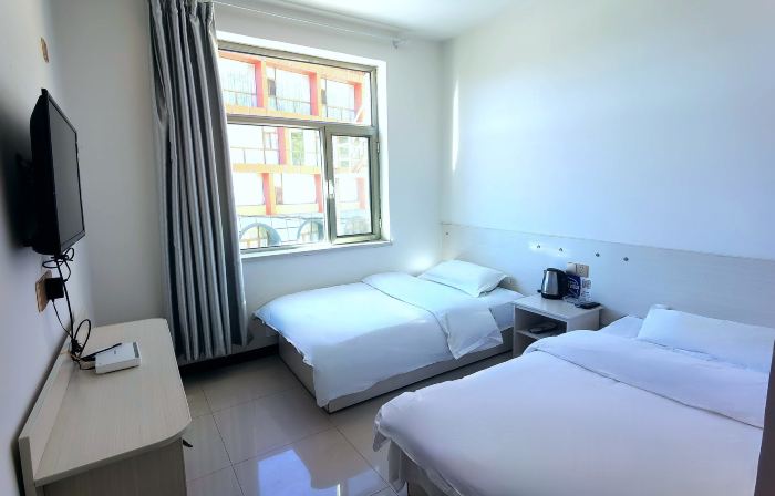 Meifeng Homestay (Luyashan Scenic Area)