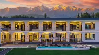 Banshan Yuanye Panoramic Peak View Boutique Stay (Nalati Scenic Area)
