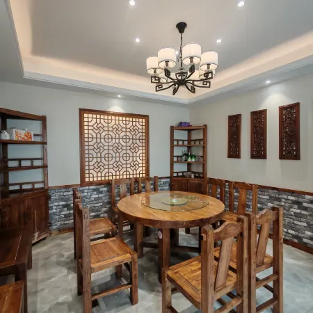Mengbaihe Hotel (Qufu's Temple and Cemetery of Confucius and Kong Family Mansion)