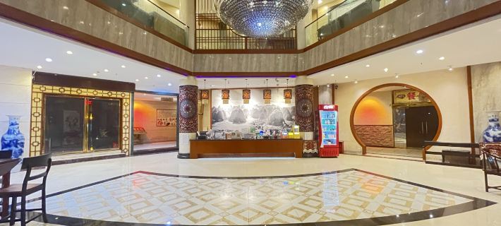 Shuimo Landscape Grand Hotel (Xingyi Railway Station) Hotels in Xingyi