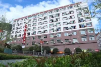 Lanfeng Hotel - parkir