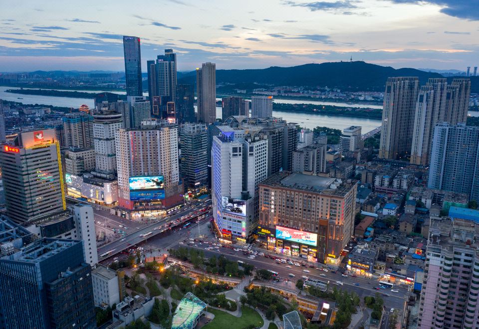 3. 완다이 호텔 창..