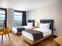 Metropolitan Hotels Bosphorus - Special Category Hotels near Cihangir Square