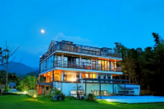Xingdu Inn