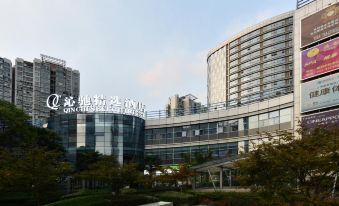 Qinchi Select Hotel