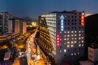 武漢大學八一路亞朵飯店 武漢大學-訊息與計算科學系附近的飯店