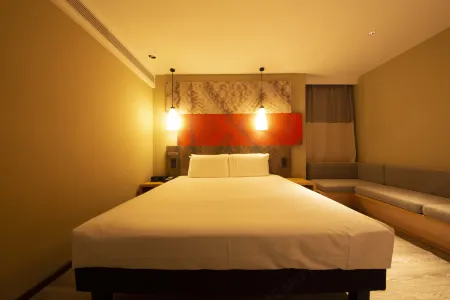 Ibis Hotel (Shenyang Middle Street Forbidden City)