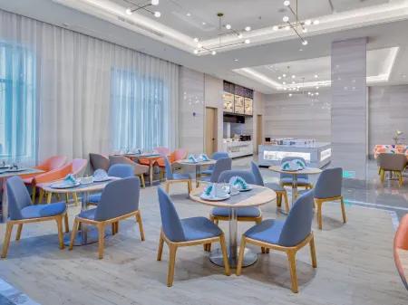 Kyriad Marvelous Hotel(Pingxiang Wanlong Bay) Отели в г. Пинсян