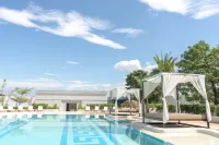 The Monarch Hotel - Pool
