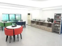 Jieyang Victoria Holiday Business Hotel
