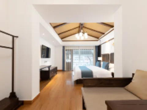 Muse Light Luxury River View Hostel Hotels in Fenghuang