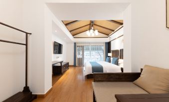 Muse Light Luxury River View Hostel