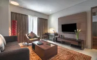 Oakwood Hotel & Residence Surabaya Hotel dekat Toko Tiga Putra, Oleh-Oleh Khas Kenjeran