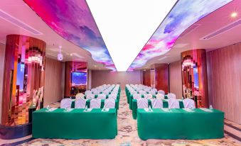 Huangma Holiday Grand Hotel (Haikou Qilou Old Street Provincial Government)