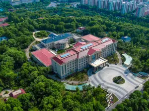 Hebi Yingbin Garden Hotel (Hebi East High-speed Railway Station)