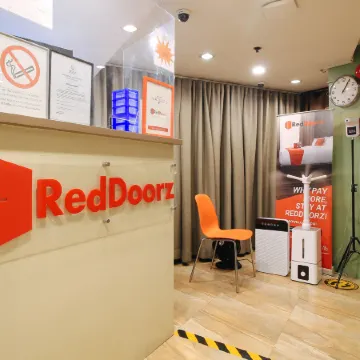 RedDoorz @ Hotel Rosemarie