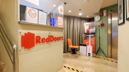 RedDoorz @ Hotel Rosemarie