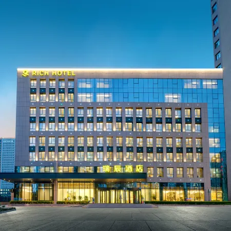 Rich Hotel