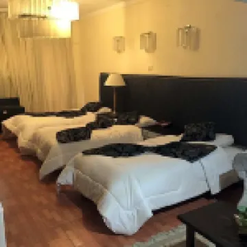 Indiana Hotel Hotels near Dokki Square