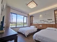 Taohuatan River View Pool Yulongtanpan Inn