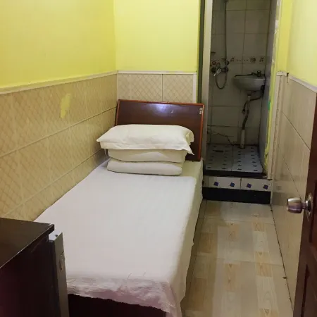 Anqing Yijia Hotel