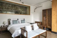 Guofu Shuanggong Shanju Hotels in Anhua