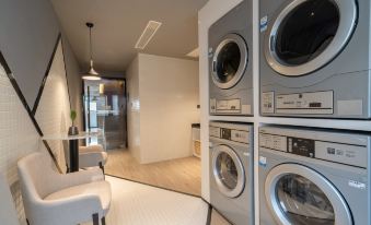 Atour Hotel, Xintiandi Square, Yixing City Center