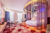 Yunzhishang Hotel (Weishan Ancient City Railway Station Store) فنادق في ويشان