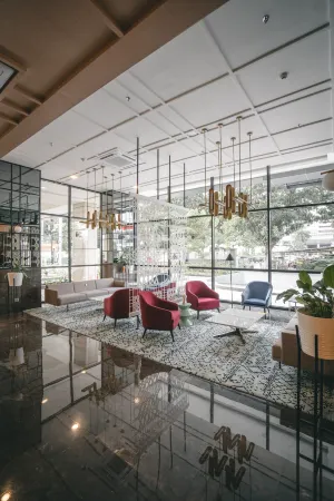 The Reiz Suites, Artotel Curated Отели рядом со станцией Medan Train Station