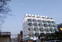 Nanping Hotel, Xi'anbo, China (Wuyuan Street) - Mountain view