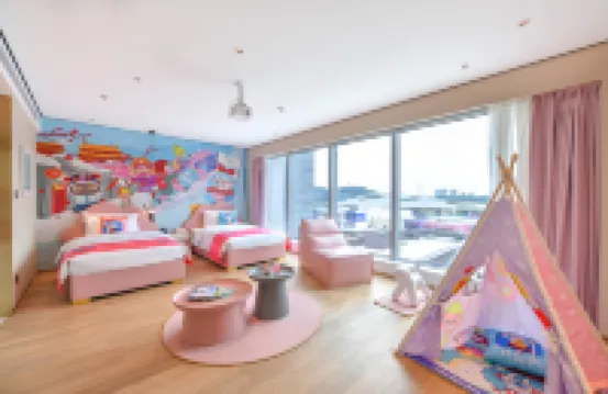 Echarm Plus Hotel (Guangzhou Junming Huanle World) Hotel berhampiran Dongjiang Column Memorial Square