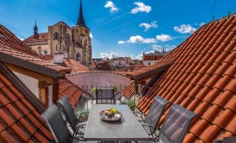 Chateau 9 Apartments by Adrez
