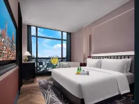 Days Hotel by Wyndham Changsha Wuyi Square Hotels near Orange Islet