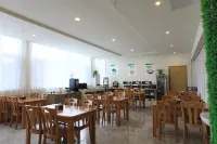 GreenTree Inn Smart Select Hotel (Xingtai Station Branch)