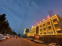 蘭泊ホテル（クチャ鉄道駅） クチャ駅周辺のホテル