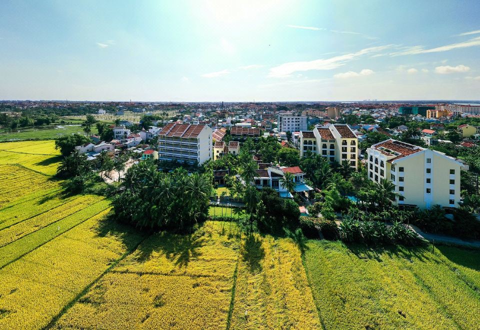 라 시에스타 호이안 리조트 & 스파