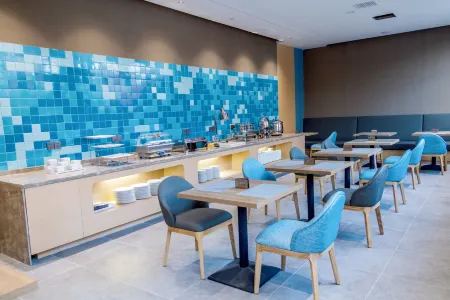 Homeinn Ease Hotel (Huanghua Municipal Government) Отели рядом с достопримечательностью «Bohai Polytechnic Vocational College»