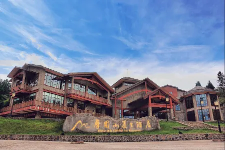 Health Hotel in Mowei Отели рядом с достопримечательностью «Qinglong Cave»