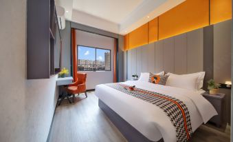 Danliansi Light Luxury Hotel (Electrical Vocational and Technical College Branch)