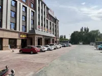 新和天城酒店 - 停車場