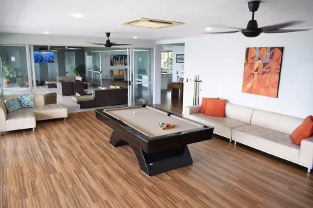 The Diamond Villa - Private Pool, Jacuzzi & Views Отели рядом с достопримечательностью «Мост неба в Ланкави»