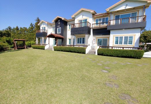 6. 귤하우스 펜션..