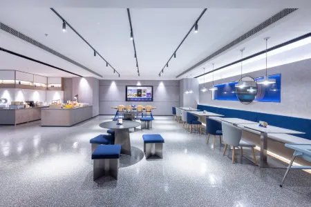 Fuzhou Sanfang Qixiang Dongjie Atour Hotel Отели рядом с достопримечательностью «King of Min's Tomb»