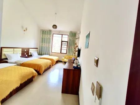 Red Jingxuan  Hotel Отели рядом с достопримечательностью «Dongchuan Red Land»