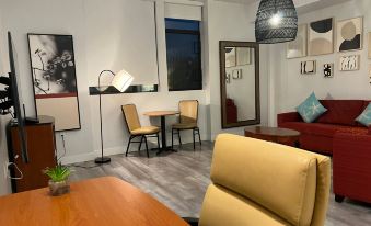 StaysPro - Hollywood Homes Minutes to Everything Spacious and Free Parking