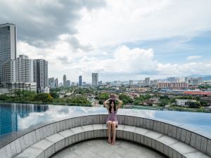 Pavilion Embassy Suites KL