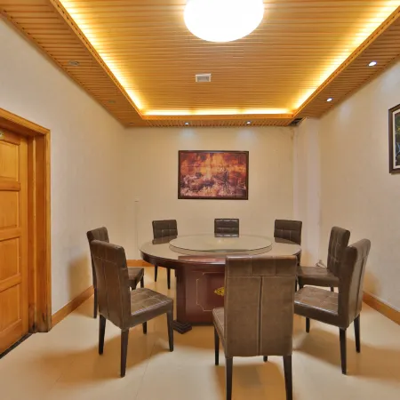 Linshuiju View Homestay (Changbai Mountain Magic World Scenic Area)